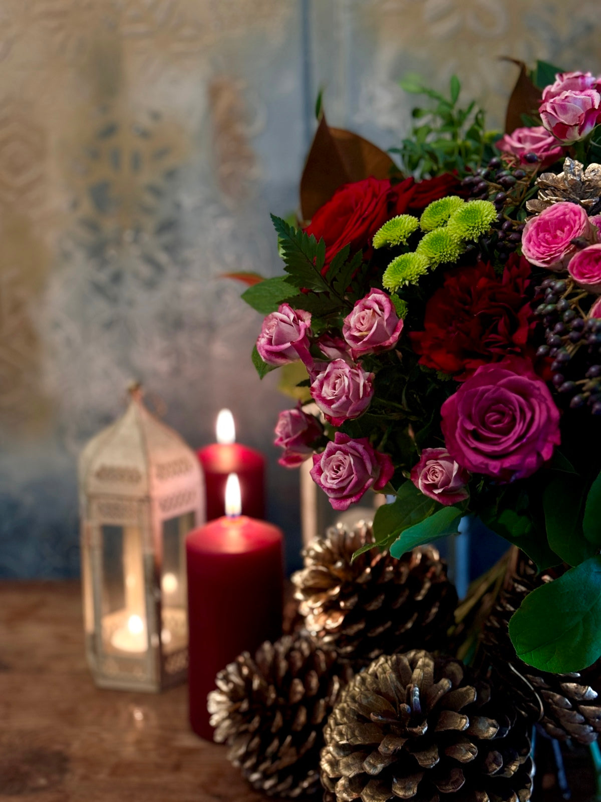10 Florist Tips for Christmas Dinner Table Decorations