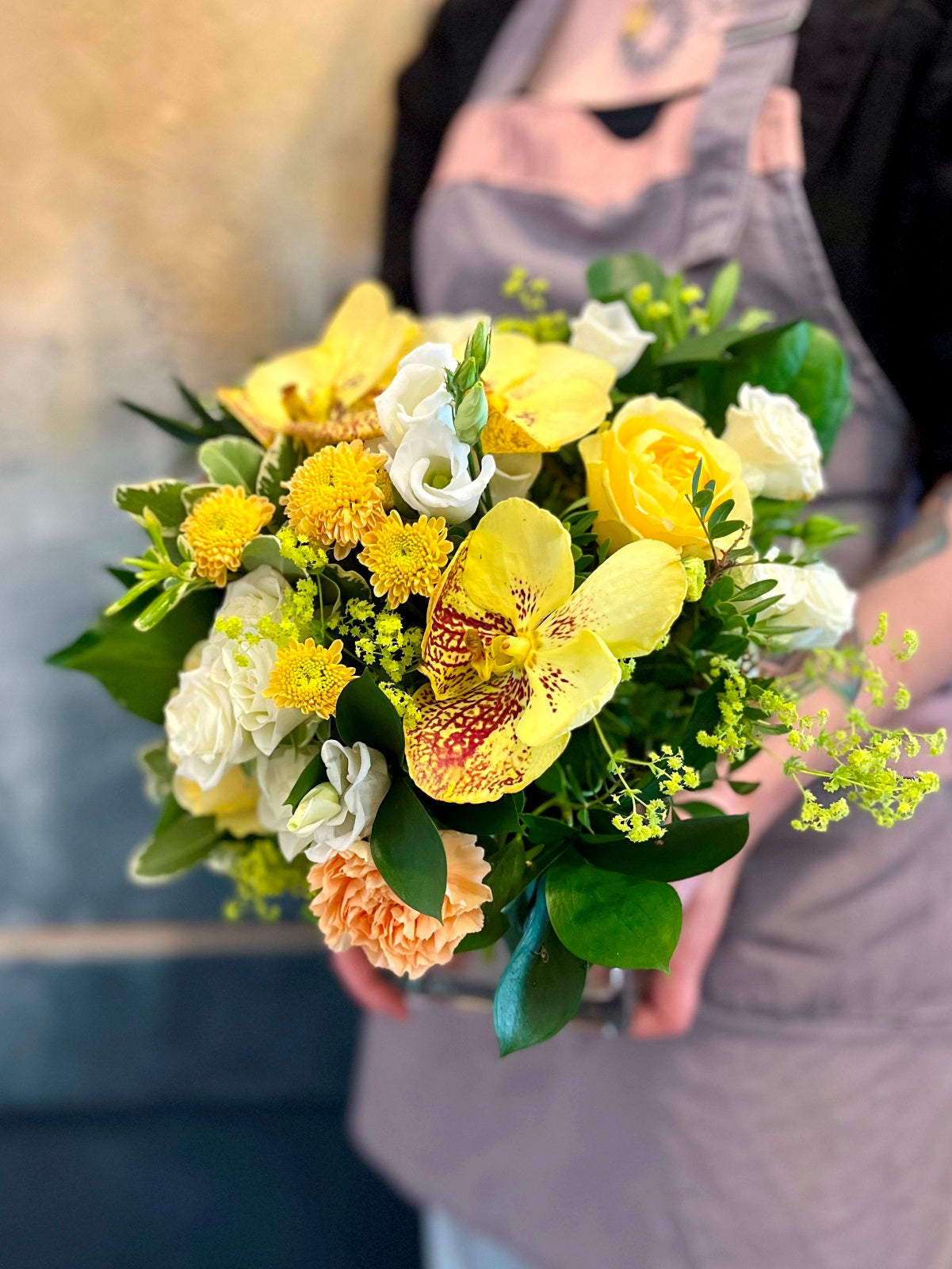 Flower Arrangement in shades of Yellows, Whites and Peaches Detail