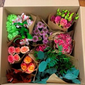 Build a bouquet for the DIY flower arranger
