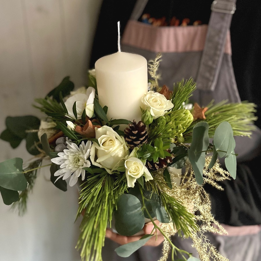Festive Candle Arrangement in Whites