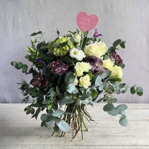 Mothers Day flower bouquets and gifts for delivery in Dublind