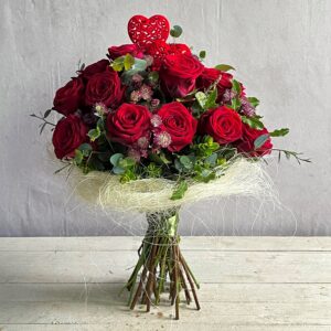 Valentines day red rose flower bouquet for delivery in Dublin