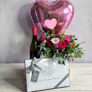 Celebrate Mothers Day with this bubbly Mothers Day Prosecco gift set delivered in Dublin