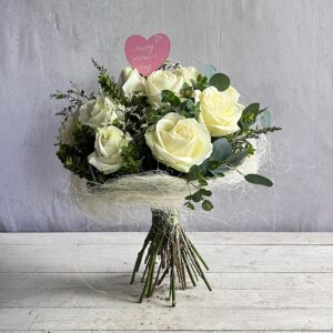 Mothers Day white roses for home gift delivery in Dublinoses