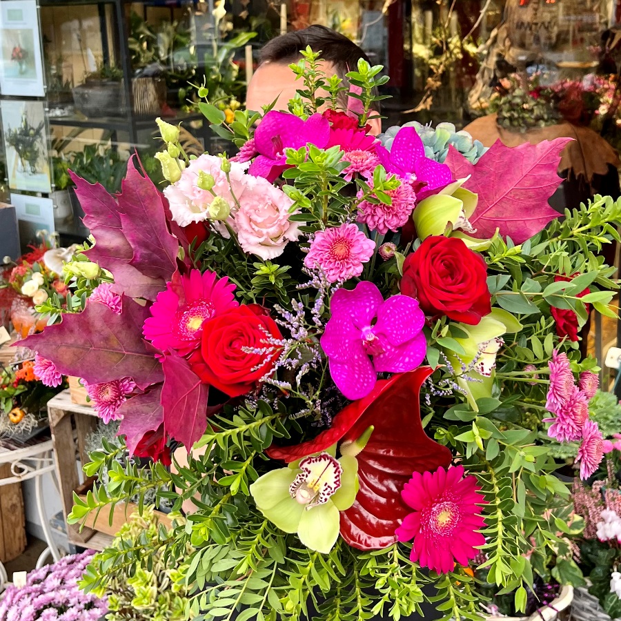 Luxury Flower Bouquet in Pinks and Reds