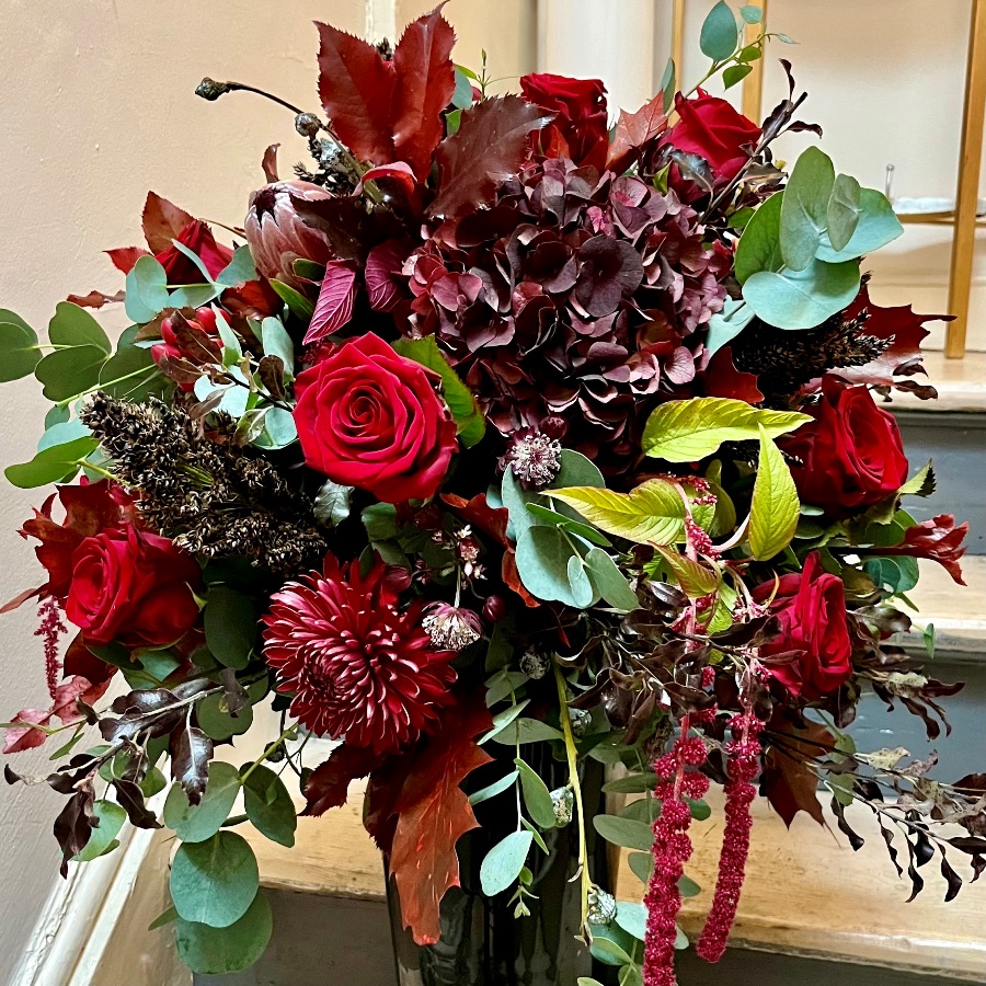 Luxury Flower Bouquet in Reds