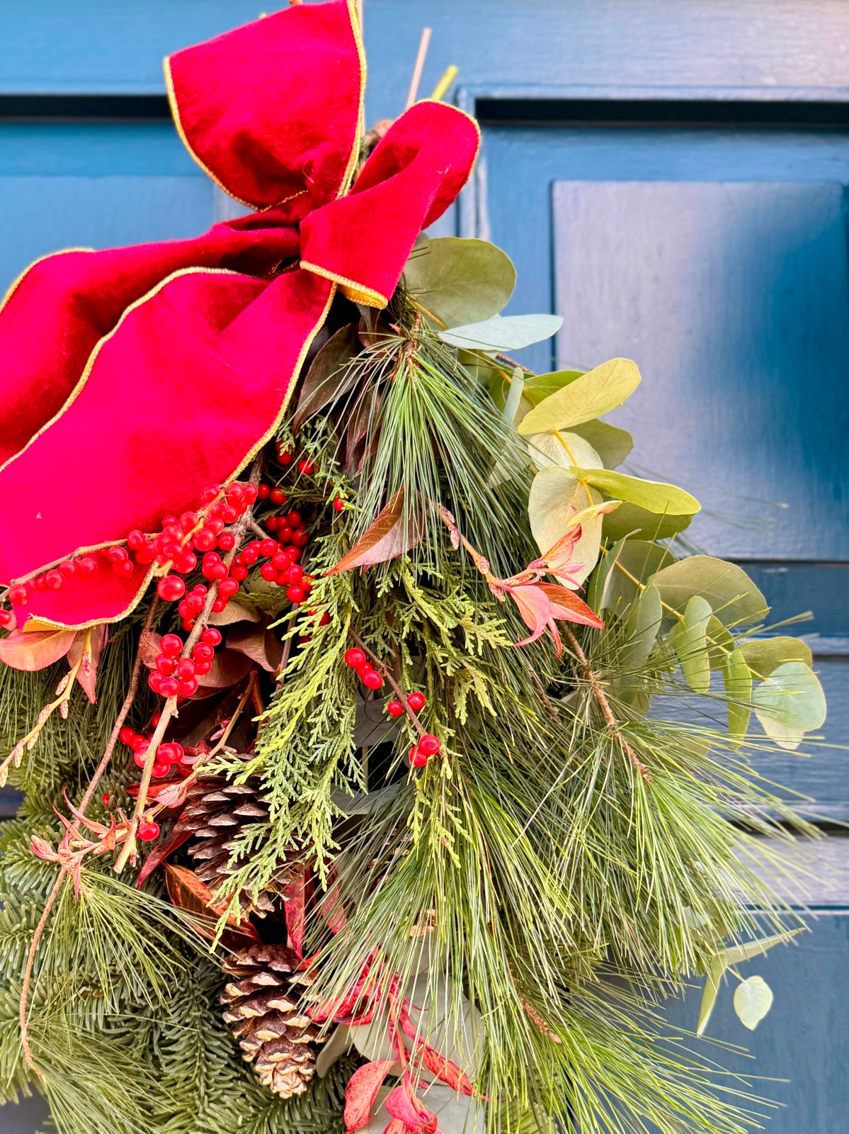 Christmas Foliage Door Swag detail